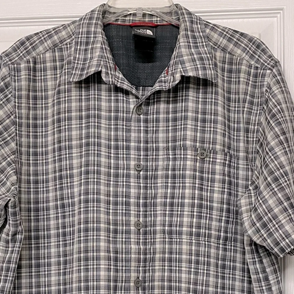 The North Face Plaid Short Sleeve Lightweight Shirt Sz L